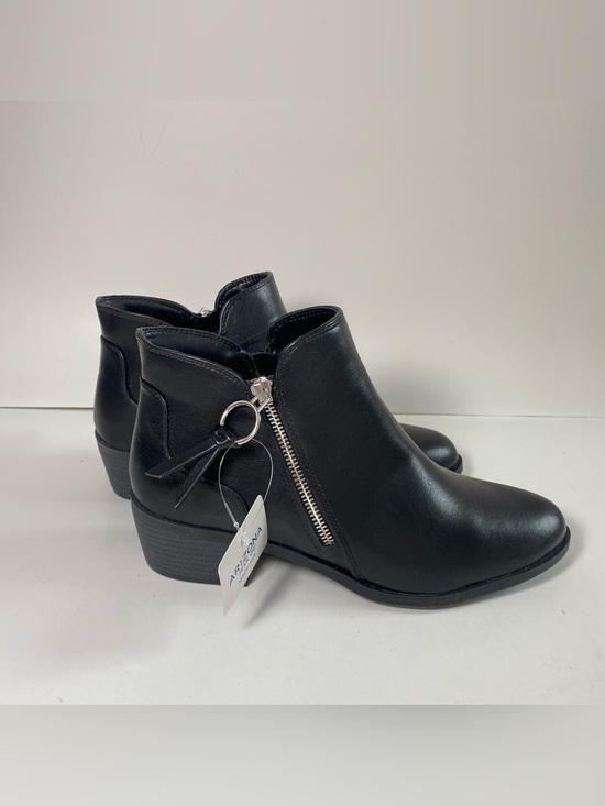 Arizona Jean Company Shoes - Brand new! Arizona Black Leather Ankle Boots women’s size 9.5